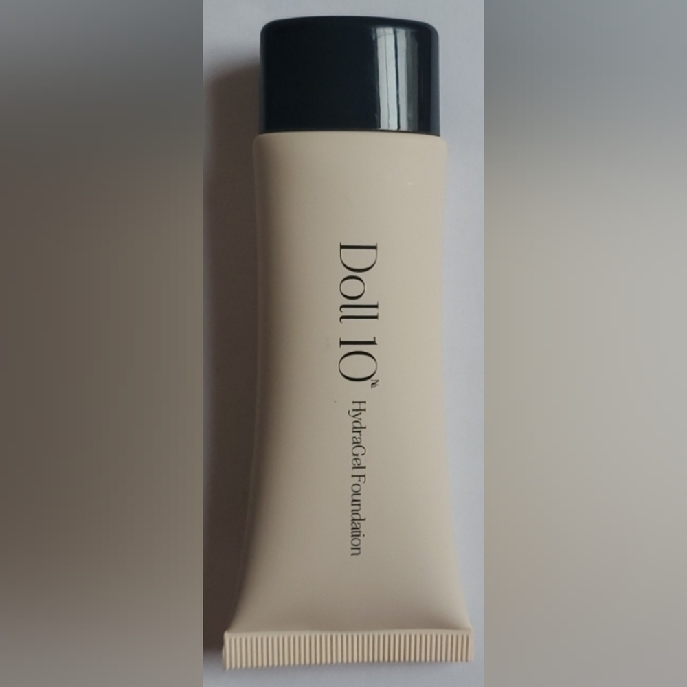 Doll 10 HydraGel Foundation
